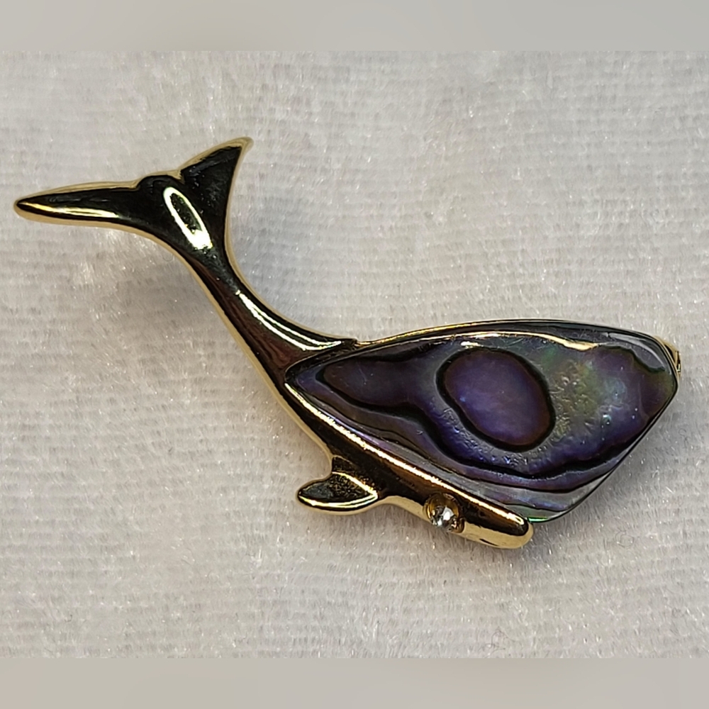 Ariki 22 Carat Gold Plate Genuine New Zealand Pāua Shell Abalone Whale Brooch